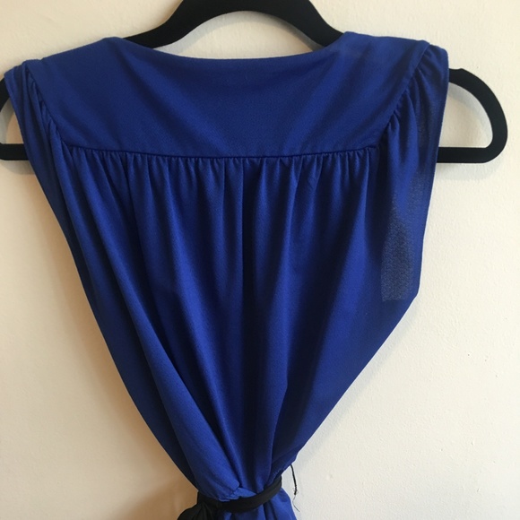 Banana Republic Tie Blouse - Picture 4 of 5